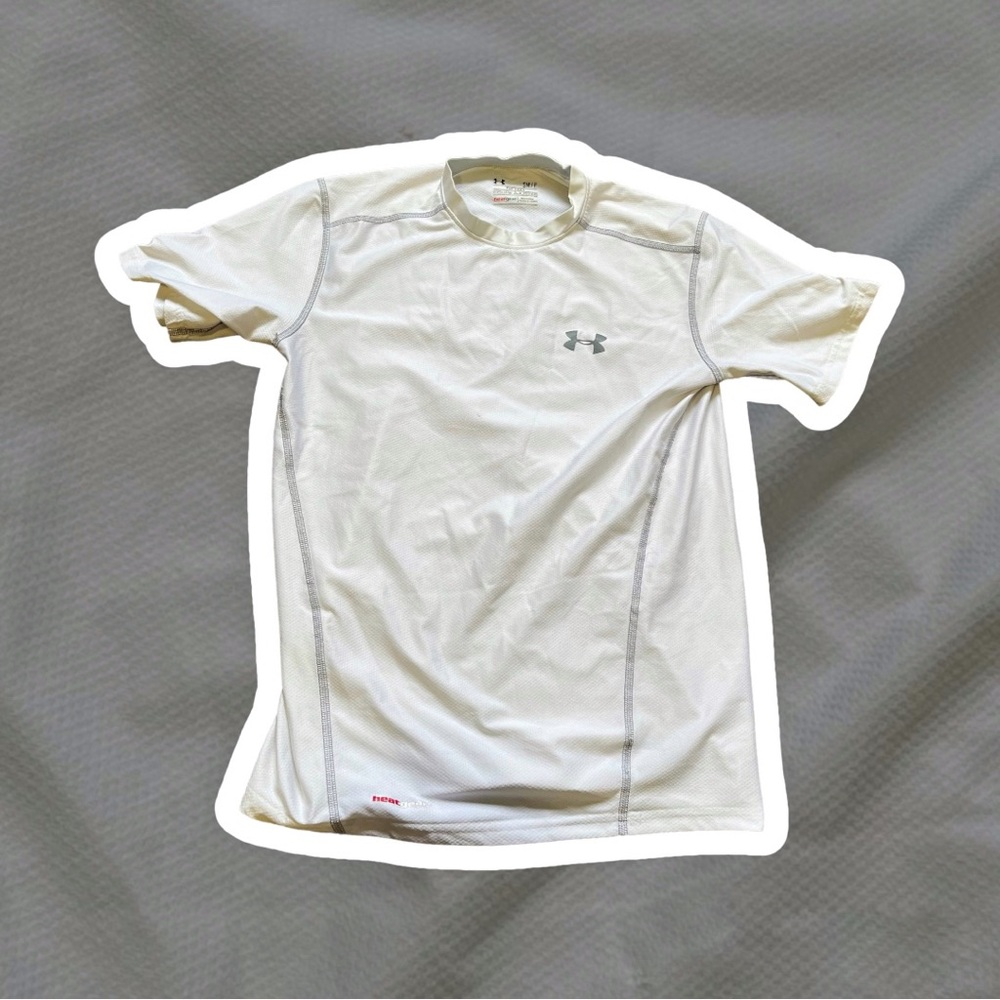 White fitted heat gear under Armour T-shirt